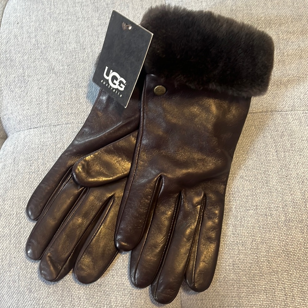NWT UGG Women’s Dark Brown Shearling Cuffed Leather Gloves Size M